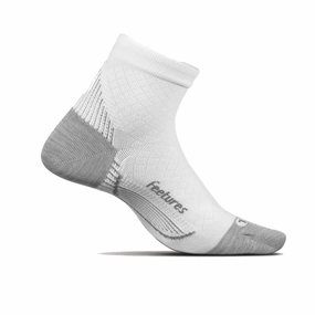 Feetures Plantar Fasciitis UltraLight Compression Sock Quarter - White