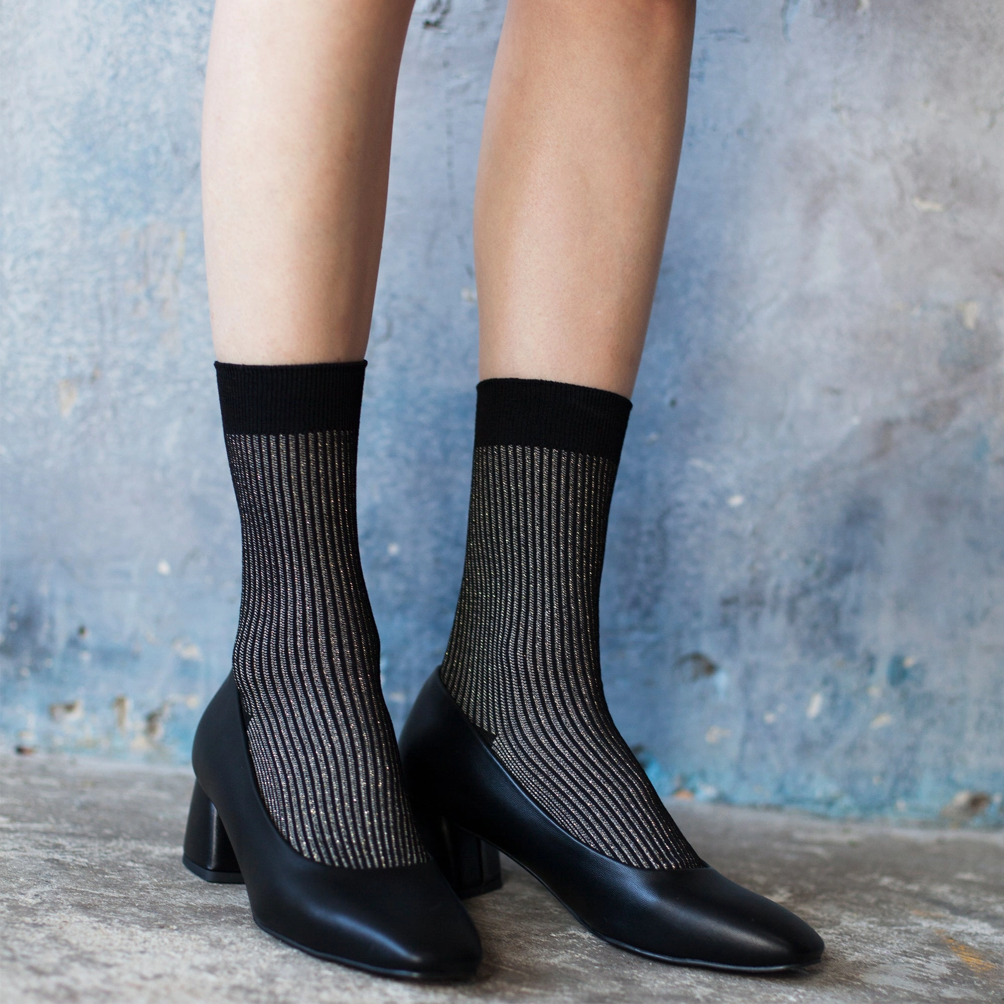 Women's Two-Tone Ribbed Socks - Black & Gold