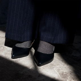 Women's Two-Tone Ribbed Socks - Black & Gold