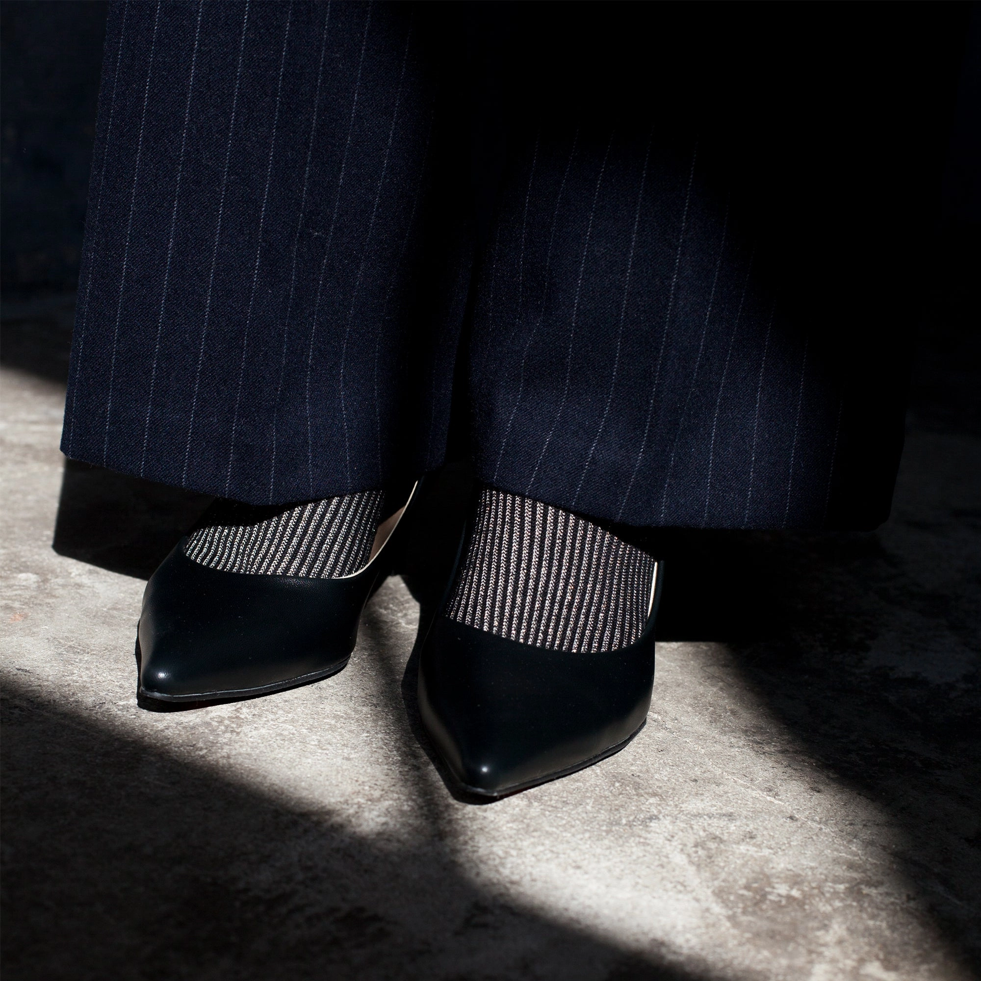 Women's Two-Tone Ribbed Socks - Black & Gold